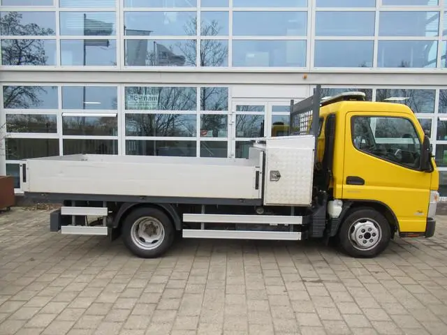 FUSO Canter