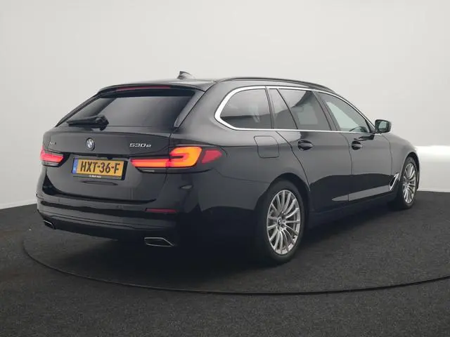 BMW 5-serie Touring 530e xDrive Business Edition Plus PHEV 293pk Dealer O.H | Trekhaak af Fabriek |...
