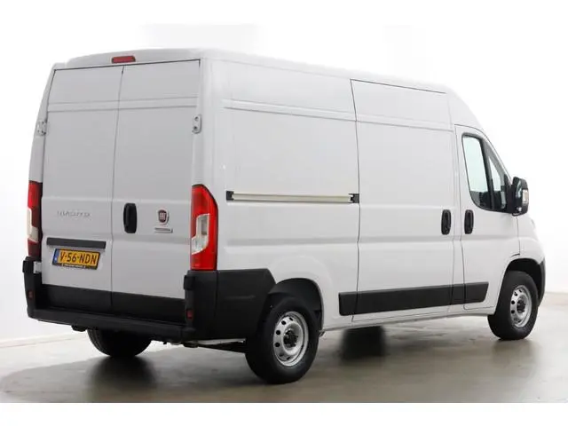 Fiat Ducato 30 2.2 MultiJet 140pk L2H2 Airco/Navi/Camera 01-2023