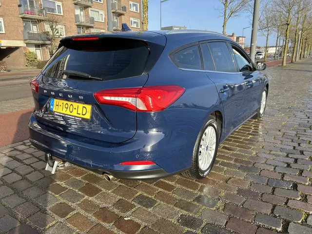 Ford Focus Wagon 1.5 EcoBoost Titanium Business navi/camera airco/ecc