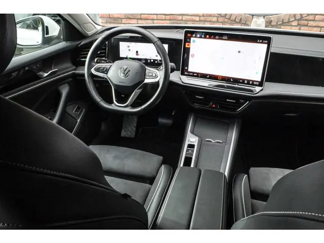 Volkswagen Passat Variant 1.5 eHybrid Elegance Business Trekhaak, Headup display, 