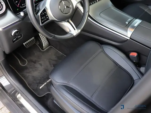 Mercedes-Benz GLC-klasse 300e 4M | Luxury Line | 360* Camera | Ambiente | Winter Pakket | Parkeer Pa...
