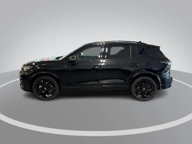 Volkswagen Tiguan 1.5 272pk DSG eHybrid R-Line · Panoramadak · Wegklapbare Trekhaak · Apple/Android...