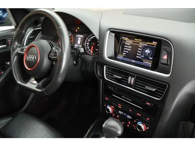 Audi Q5 3.0 TFSI 272pk Automaat quattro 2x S-Line Panoramadak Trekhaak Leder Camera Stoelverwarming...