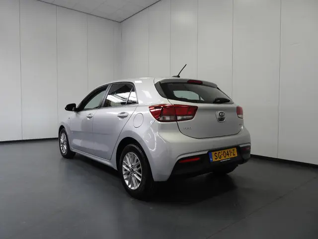 Kia Rio 1.0 T-GDI 100PK Navigator NAVI/CAMERA/AIRCO/CRUISE/15"LMV!