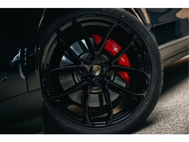 Porsche Cayenne Coupé 3.0 S E-Hybrid | Sport Chrono | Turbo GT wielen | Head-Up | Bose | Stoelverwar...