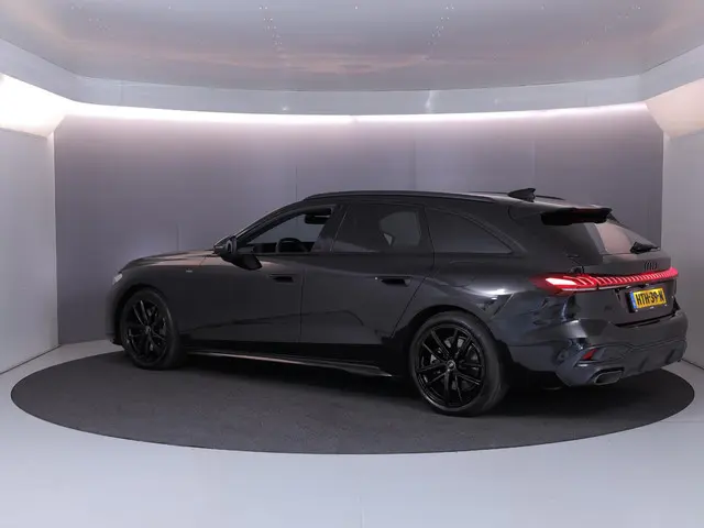 Audi A5 Avant 2.0 e-hybrid quattro S edition 299 Pk | Keyless entry | Matrix LED koplampen | S-Line...