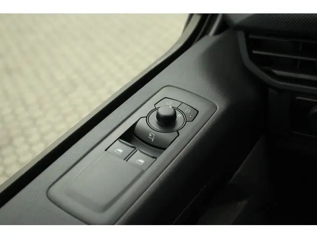 Ford E-Transit Custom