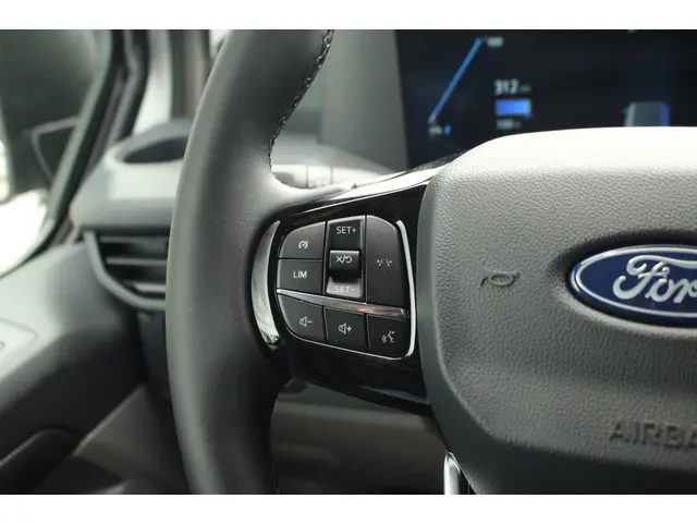 Ford E-Transit Custom