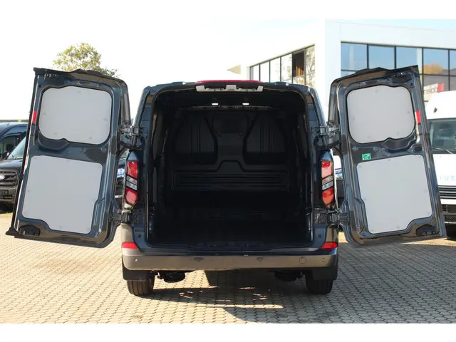 Ford E-Transit Custom