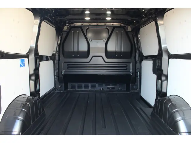 Ford E-Transit Custom