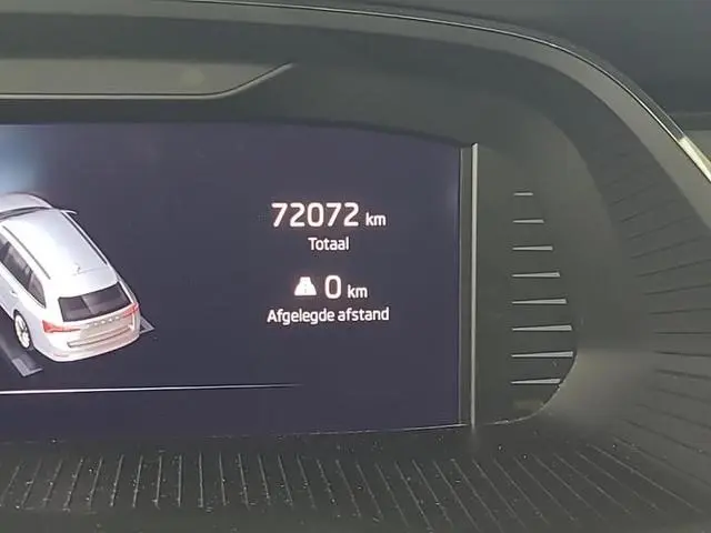 Skoda Octavia Combi 1.0 e-TSI 110pk DSG Ambition Navigatie Cruise Control