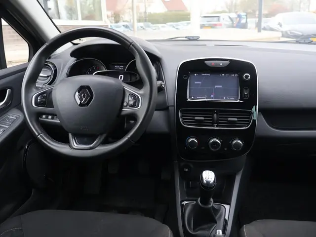 Renault Clio 0.9 TCe LIMITED HATCHBACK + NAVIGATIE | LMV | BASS REFLEX AUDIO | CRUISE CONTROL