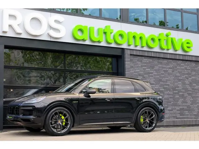 Porsche Cayenne 3.0 E-Hybrid Platinum Edition | PANO | 22 INCH | BOSE | 360 | MEMORY | LUCHTVERING |...