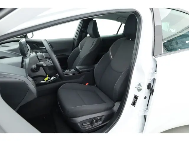 Toyota Prius 2.0 Plug-in Executive - Orig. NL | Dig. Cockpit | Adapt. Cruise | Stoel-Stuurverw. | Nav+App.Connect | Camera+PDC | Elek. Klep | ACC | LED v