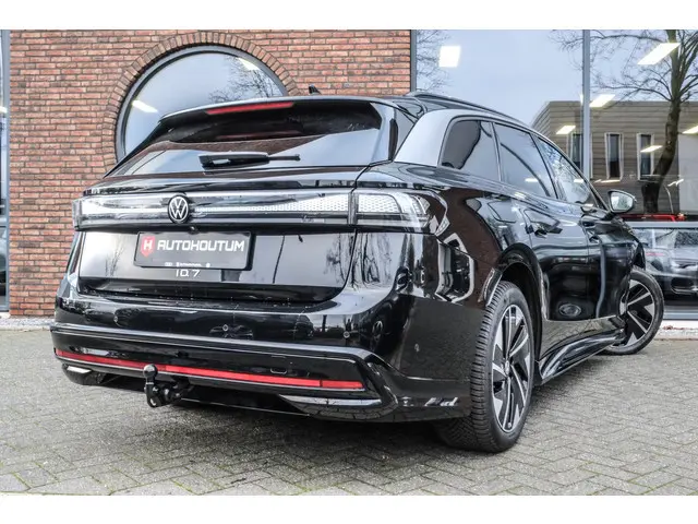 Volkswagen ID.7 Tourer 1st Edition 77 kWh Warmtepomp, Panoramadak, Trekhaak, Head-up display, El stoelen, 360° Camera