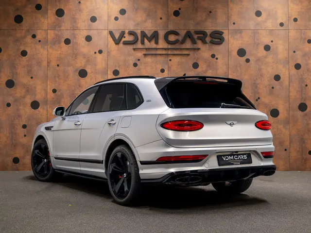 Bentley Bentayga 3.0 V6 Hybrid | First Edition | NAIM | Styling Spec | Massage |