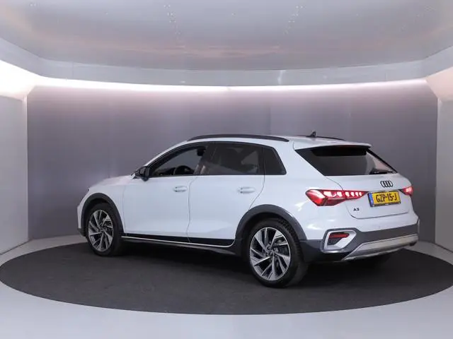 Audi A3 allstreet 35 TFSI Advanced edition 150pk | Elektrisch verstelbare voorstoel | 18 inch Lichtm...