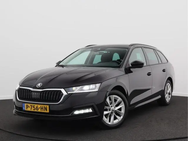 ŠKODA Octavia Combi 1.5 e-TSI Business Edition Plus/ automaat/ zeer mooi!