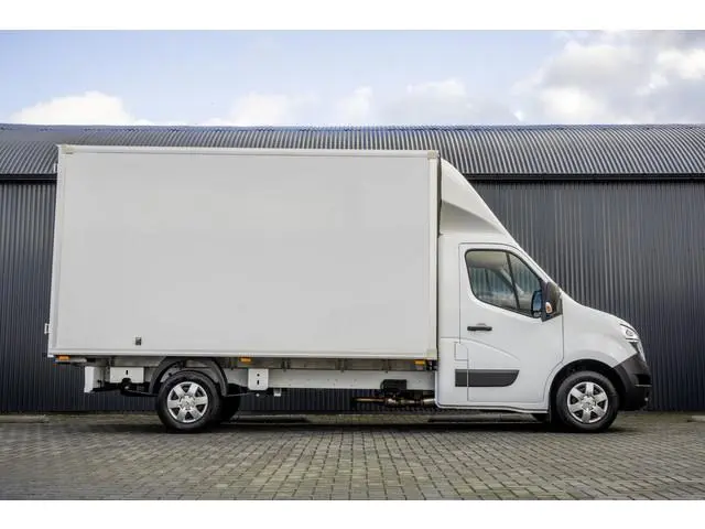 Nissan Interstar