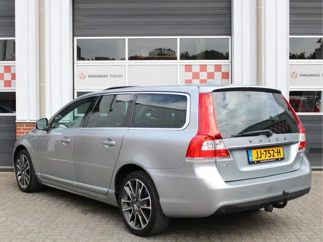 Volvo V70 2.0 T4 190pk Polar+ Standkachel/Dakraam/Leder/Voorruitverw./Stoelverw./Trekhaak/18inch