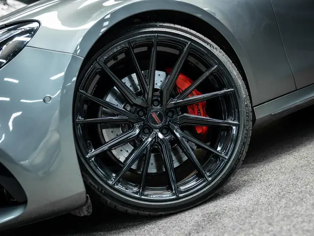 Mercedes-Benz E-Klasse E63s AMG 4MATIC Premium Plus | VOSSEN 21'' | Burmester 3D | Carbon interieur...