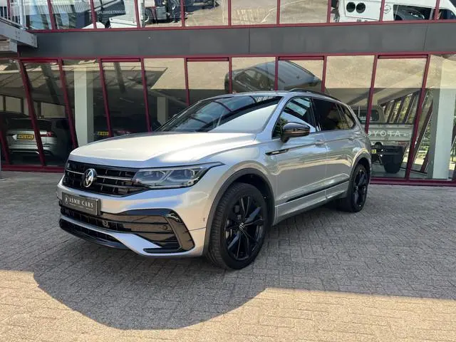 Volkswagen Tiguan Allspace 2.0 TSI 4Motion Highline Business R | Nieuwstaat | IQ | ACC | Stoel/Stuur...