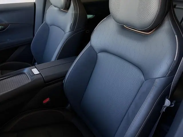 Lynk & Co 08