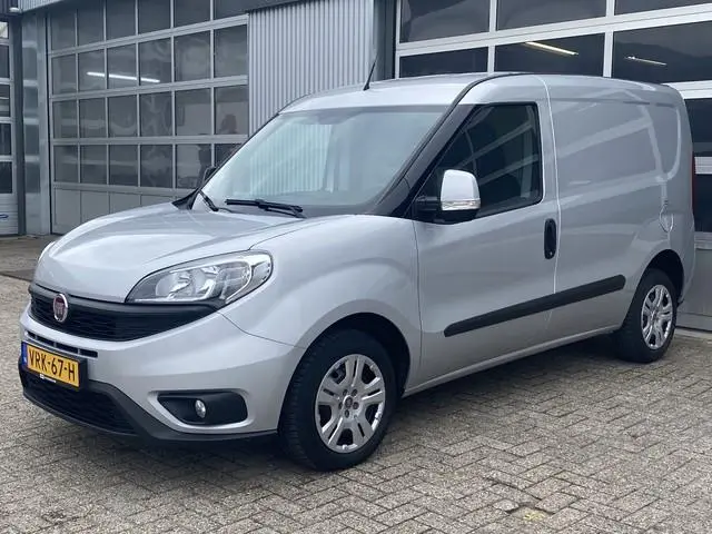 Fiat Doblò Cargo 1.3 MJ L1H1 SX Marge Btw en Bpm vrij Airco Cruise controle Navigatie Tussenschot Pa...