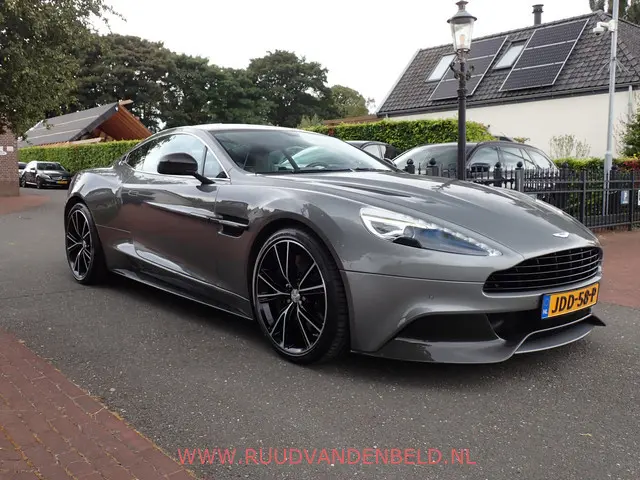 Aston Martin V12 Vanquish 2+2 FULL CARBON // B&O // 1st OWNER! NIEUW