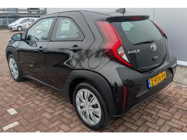 Toyota Aygo X 1.0 VVT-i S-CVT Play Automaat, Navigatie met Android Auto & Apple Carplay, Achteruitri...