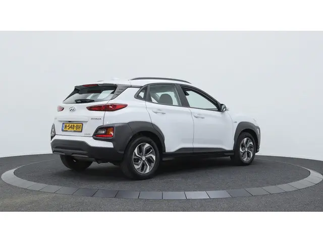 Hyundai Kona 1.6 GDI HEV Comfort | Carplay | All Seasons |