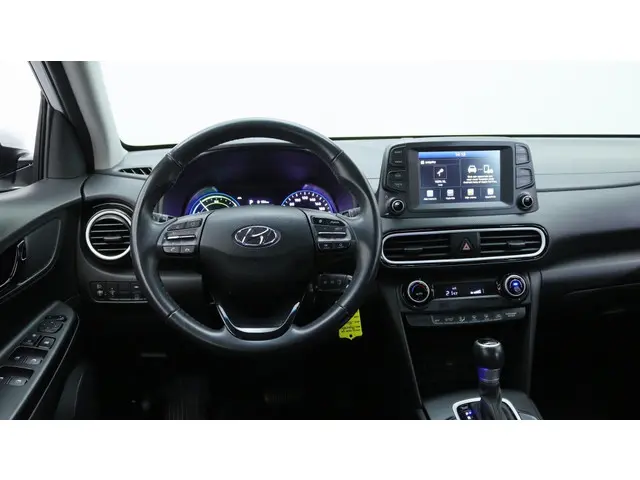 Hyundai Kona 1.6 GDI HEV Comfort | Carplay | All Seasons |