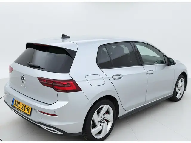 Volkswagen Golf GTE 245PK DSG HYBRID SPORT CAMERA/NAVI/IQ-LIGHT/HEAD-UP/SFEERVERL.