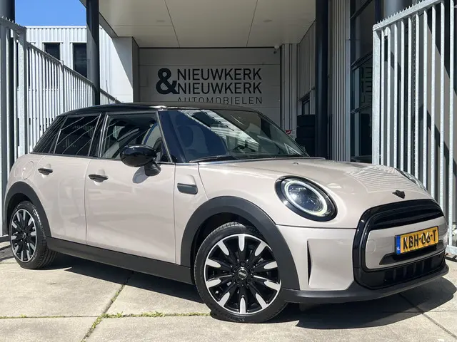 MINI Mini 1.5 Cooper MINI Yours | AUTOMAAT | LEDER | CAMERA | CARPLAY/ANDROID | NAVI | CRUISE CONTRO...