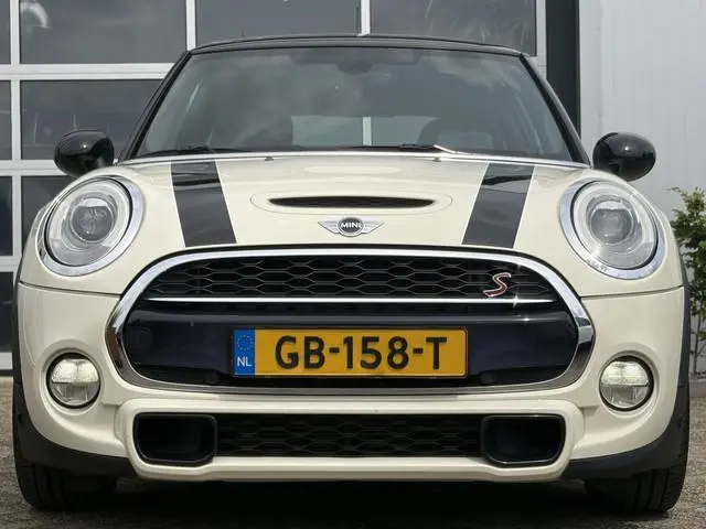 MINI Mini 2.0 Cooper S Chili Serious Business 192pk | Achteruitrijcamera | Bluetooth | Cruise contro...