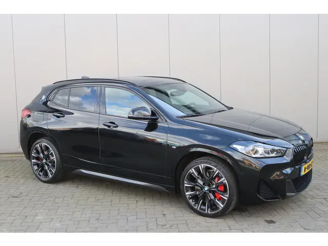 BMW X2 sDrive20i Business Ed. Plus Pano-dak/Leder/20-Inch/Stoelverwarming/Keyfree