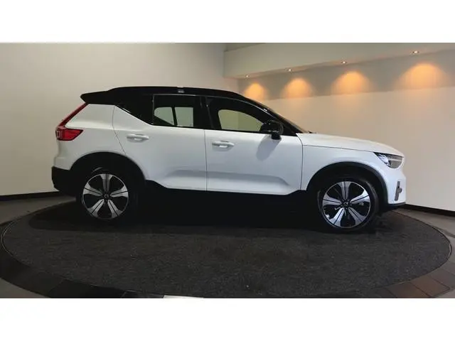 Volvo XC40 Recharge Core 70 kWh Trekhaak | LMV 19" | Google infotainment |  Soh (batterijcheck) Waar...