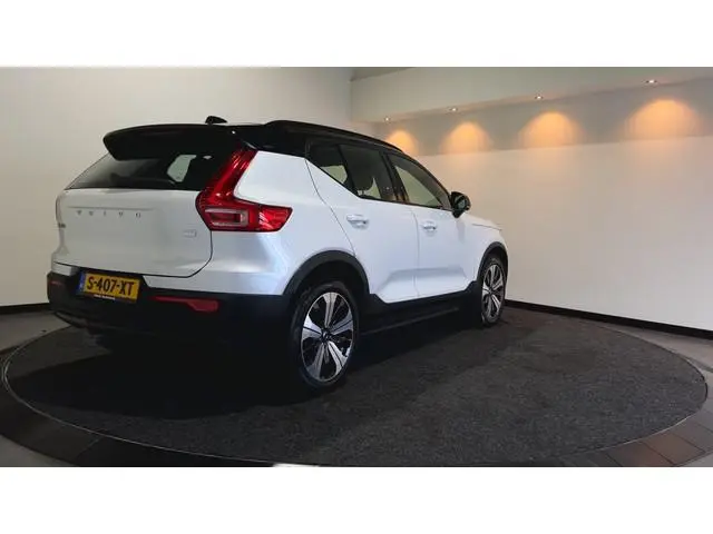Volvo XC40 Recharge Core 70 kWh Trekhaak | LMV 19" | Google infotainment |  Soh (batterijcheck) Waar...