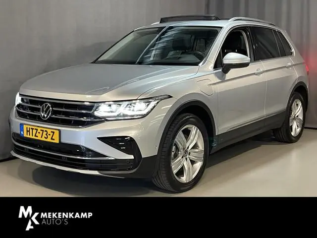 Volkswagen Tiguan 1.4 TSI eHybrid Elegance 19"/Panoramadak/Trekhaak/IQ Lights/Dodehoek/Camera/Adapti...