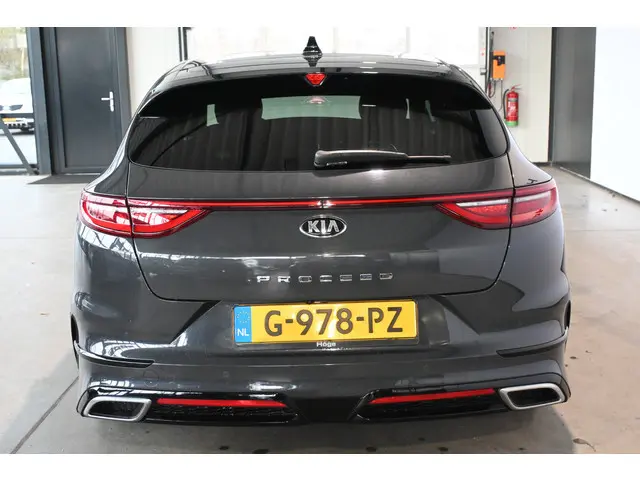 Kia ProCeed