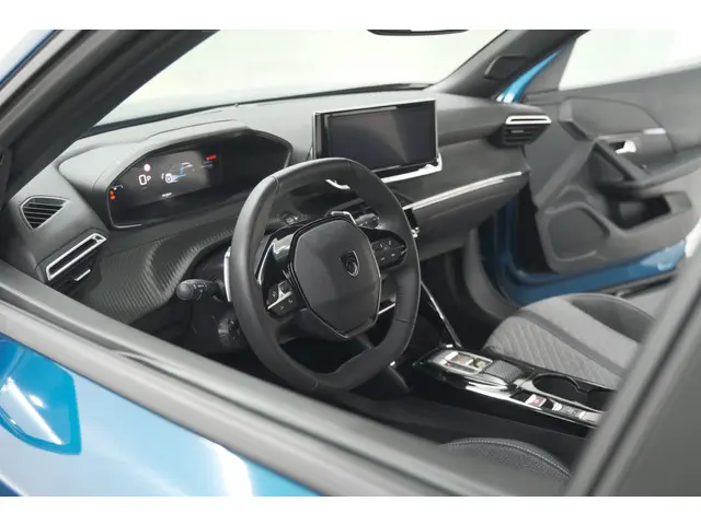 Peugeot 2008 1.2 Hybrid 145 Allure | 360 Camera | Adaptieve Cruise Control | Dodehoekdetectie | Appl...