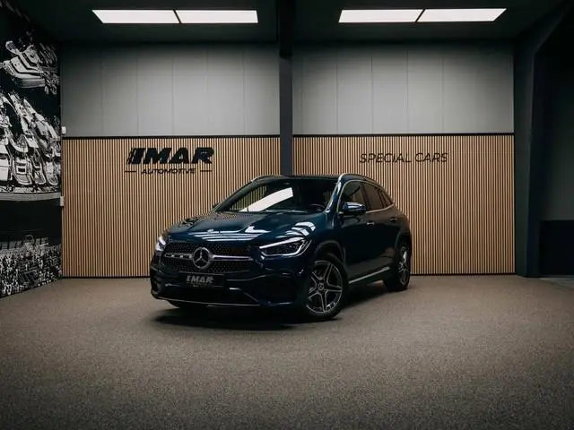 Mercedes-Benz GLA 180 d Business Solution AMG | AMG-Line | Pano | Stoelverwarming | Achteruitrijcame...