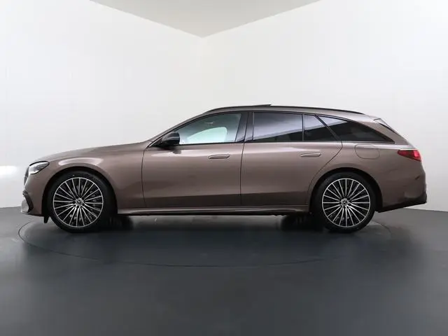 Mercedes-Benz E Estate 300 e Business Solution AMG | Night Pakket | Trekhaak | Panoramadak | 360° Ca...