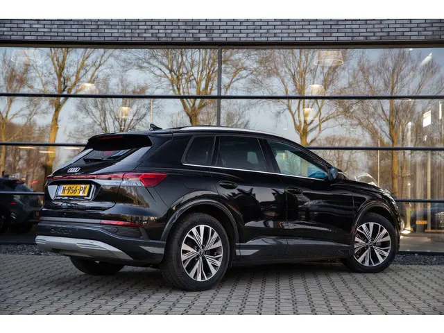Audi Q4 e-tron 40 Launch edition Advanced Plus 77 kWh , Panoramadak, Adap. cruise, Sfeerverlichting