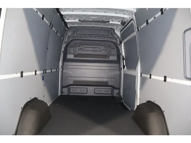 Mercedes-Benz eSprinter 320 81 KWh L2 H2