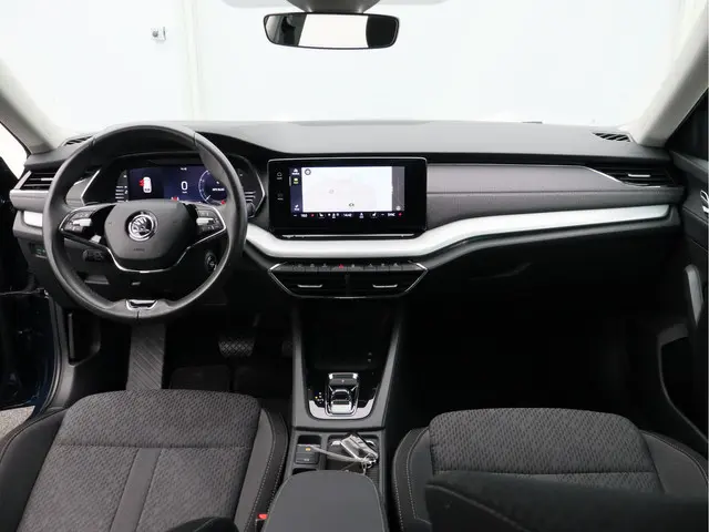 ŠKODA Octavia Combi 1.5 e-TSI Business Edition Plus/ automaat/ zeer mooi!