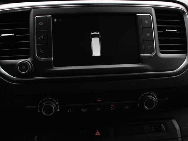 Peugeot Expert 2.0 BlueHDI 180 pk Auto L3 Premium Dubbele Cabine | Navigatie | Apple Carplay/Android Auto | Airco | Bluetooth | Trekhaak | Betimmering