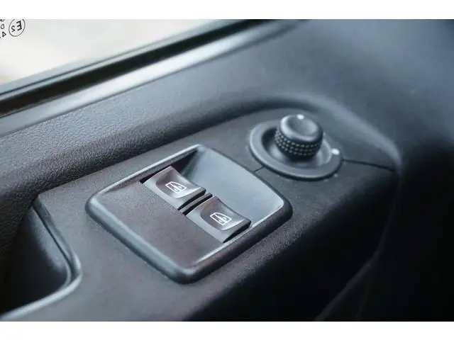 Nissan NV300