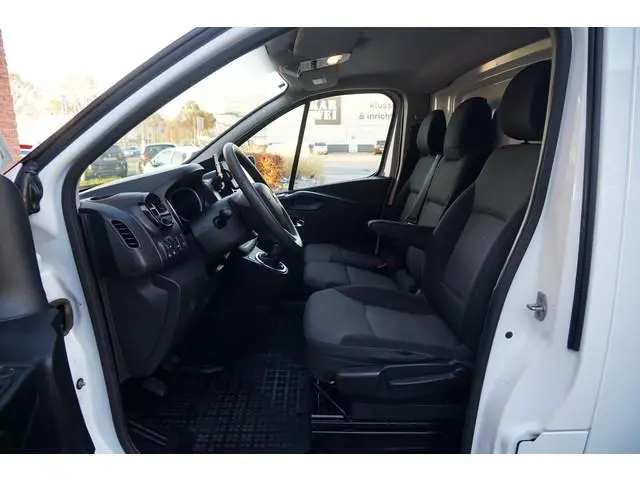 Nissan NV300